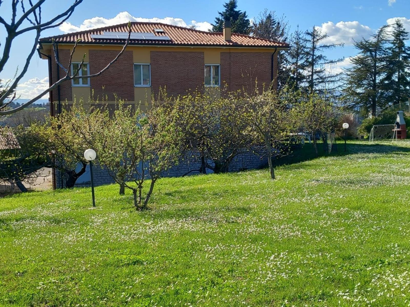 Appartamento La Casa Di Enzo E Lucia Urbino Esterno foto